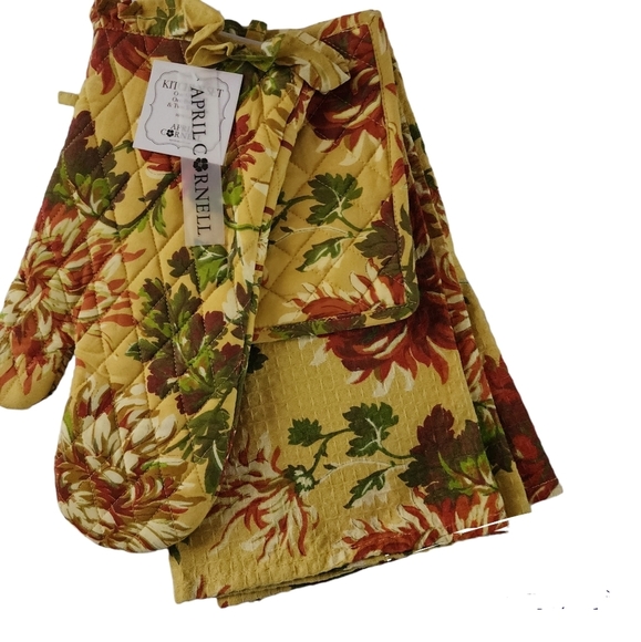 April Cornell 4 pc set  (1)Pot Holder (1) Oven Mitt 2 Tea Towels - Picture 1 of 3